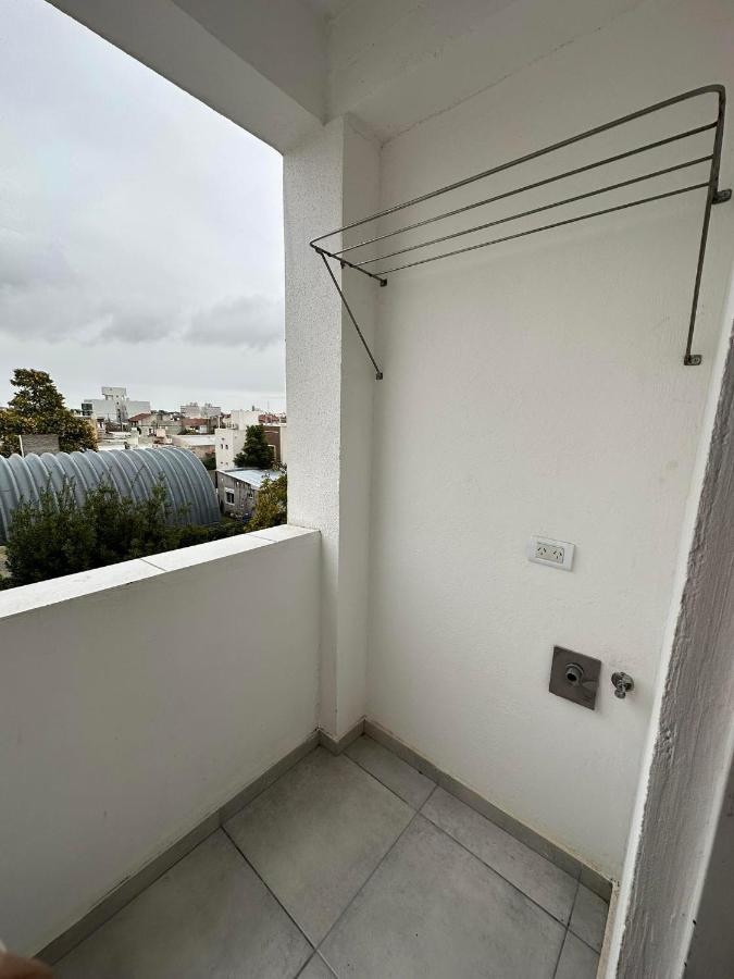 Departamento Por Dia Para 4 Personas Con Cochera Cubierta En Bahía Blanca المظهر الخارجي الصورة